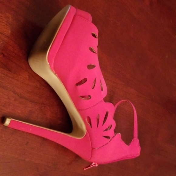 Red Platform Heels - Picture 3 of 3